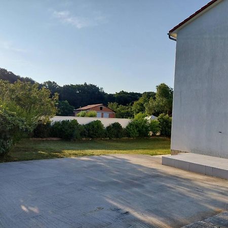 Appartement Soline Ada à Pjescana Uvala Extérieur photo