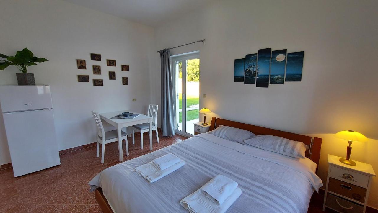 Appartement Soline Ada à Pjescana Uvala Extérieur photo