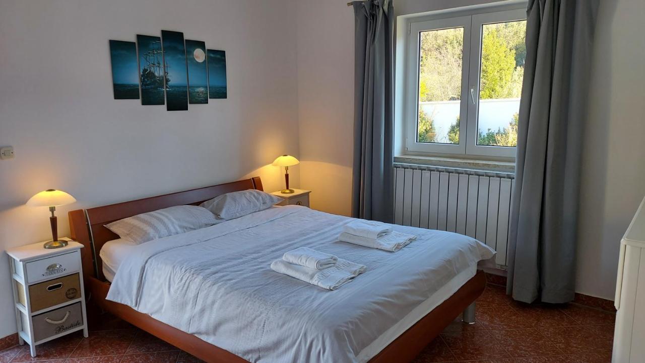 Appartement Soline Ada à Pjescana Uvala Extérieur photo