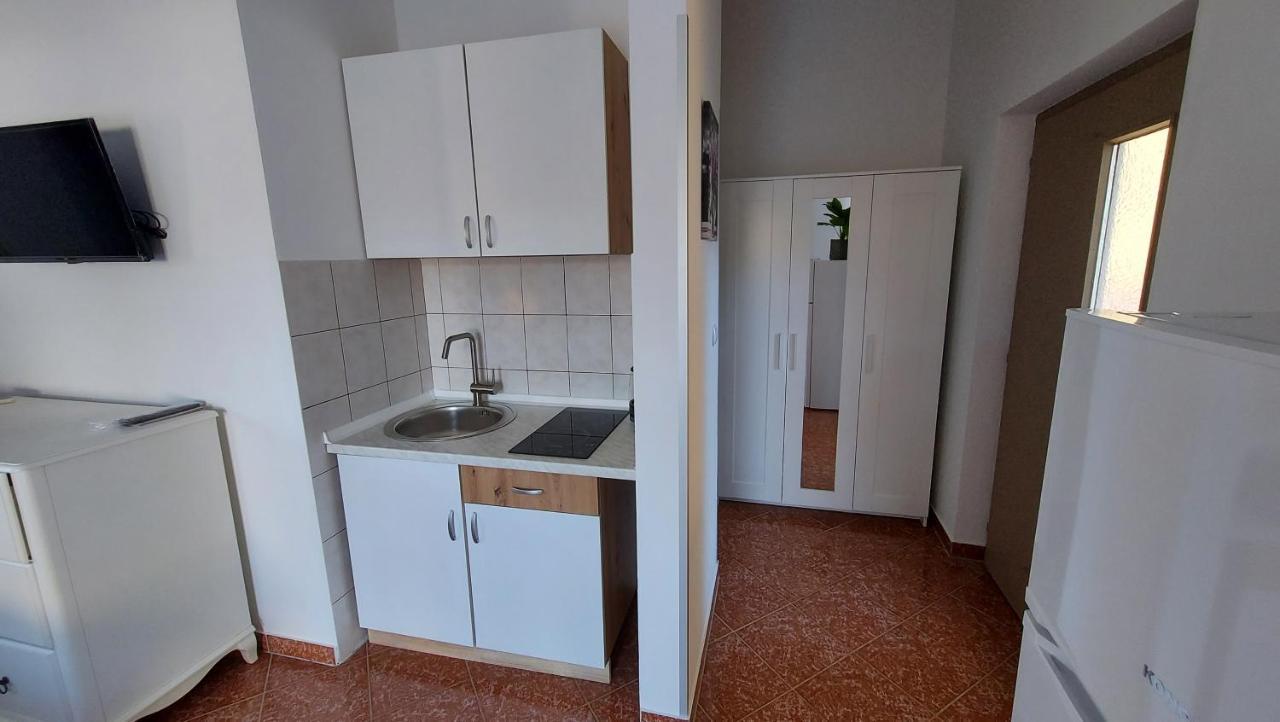 Appartement Soline Ada à Pjescana Uvala Extérieur photo