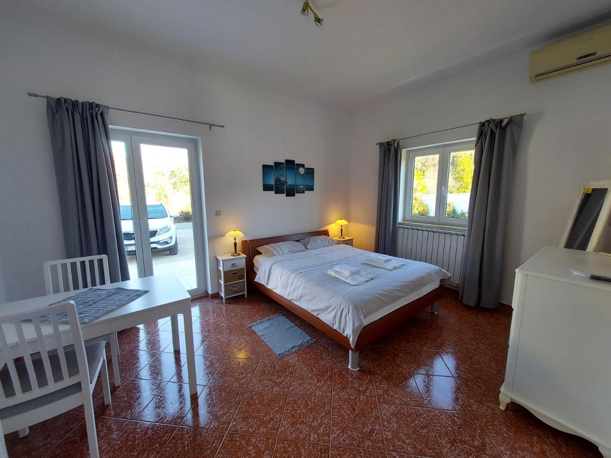 Appartement Soline Ada à Pjescana Uvala Extérieur photo