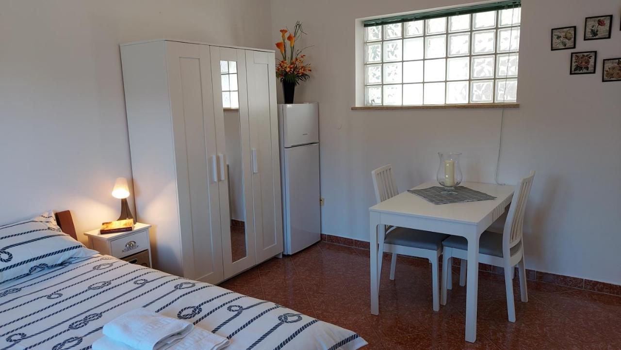 Appartement Soline Ada à Pjescana Uvala Extérieur photo