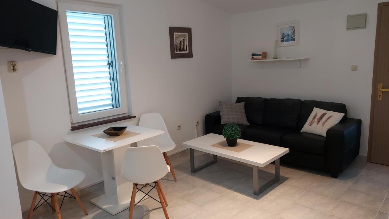 Appartement Soline Ada à Pjescana Uvala Extérieur photo