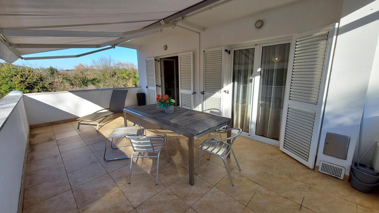 Appartement Soline Ada à Pjescana Uvala Extérieur photo