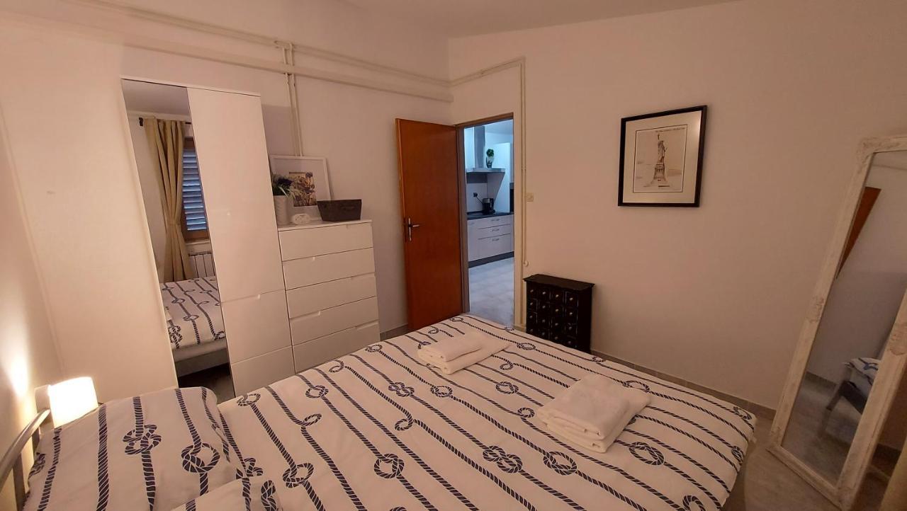 Appartement Soline Ada à Pjescana Uvala Extérieur photo