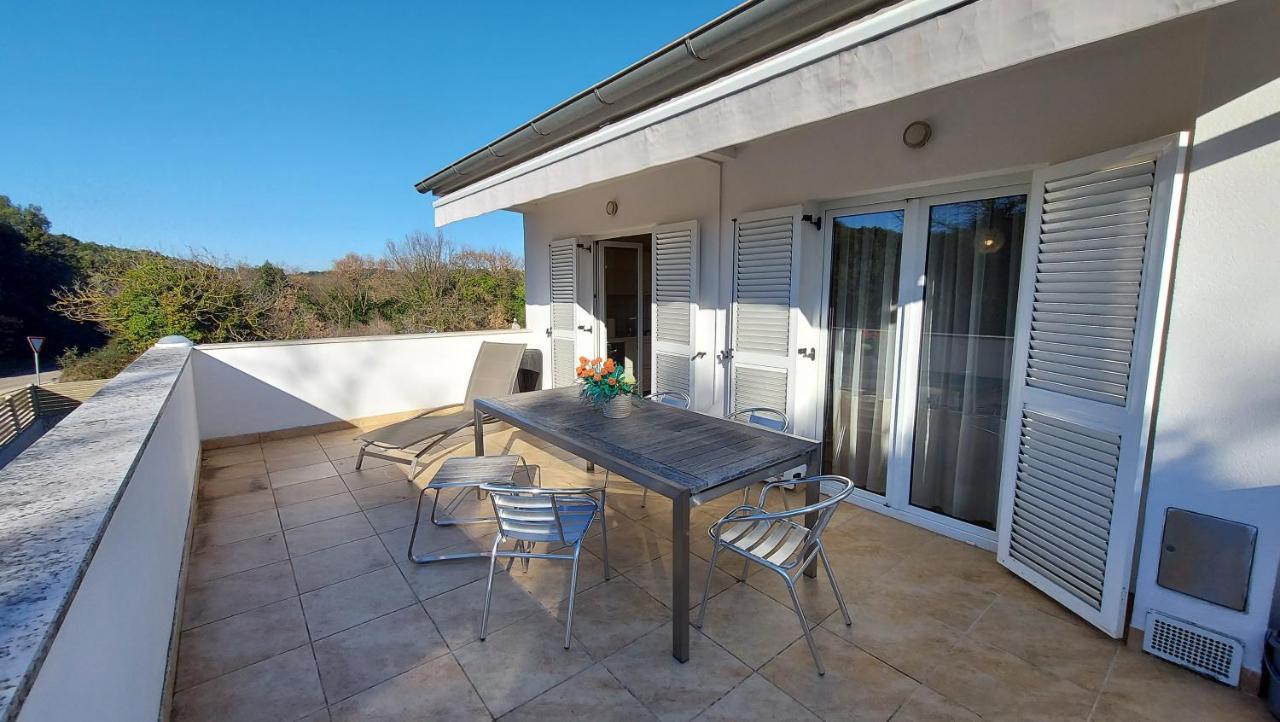 Appartement Soline Ada à Pjescana Uvala Extérieur photo