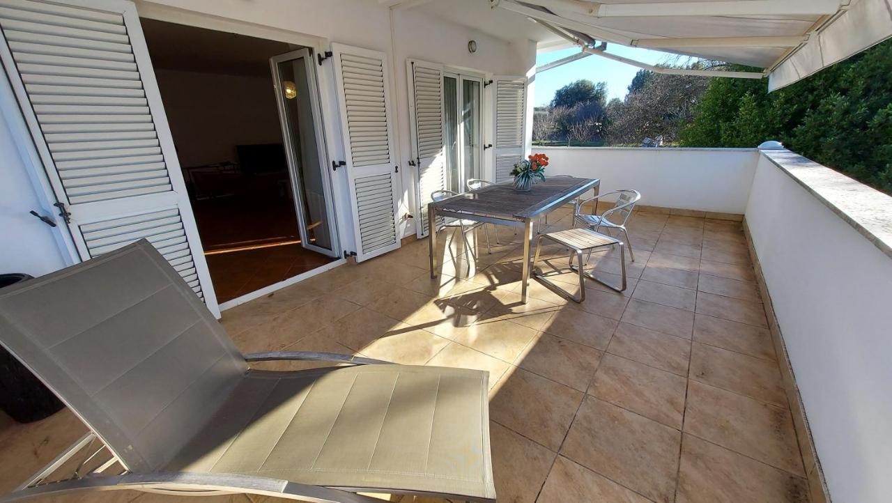 Appartement Soline Ada à Pjescana Uvala Extérieur photo