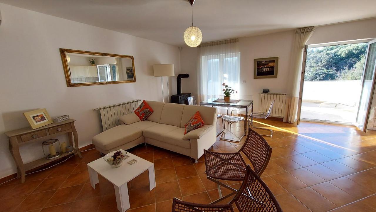 Appartement Soline Ada à Pjescana Uvala Extérieur photo