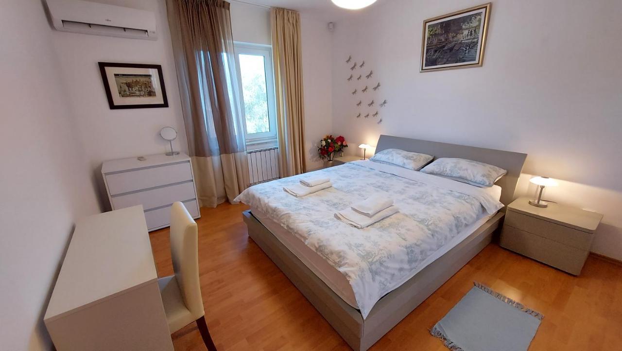 Appartement Soline Ada à Pjescana Uvala Extérieur photo