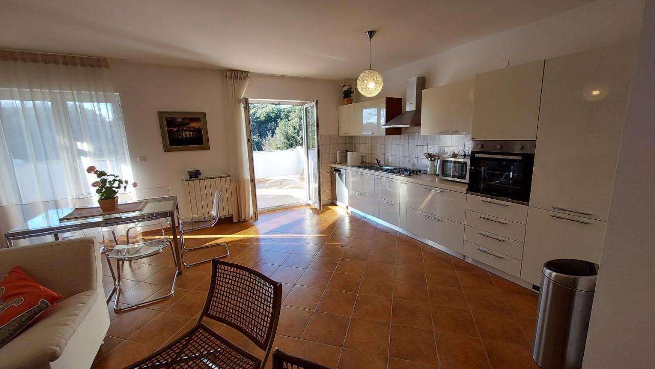 Appartement Soline Ada à Pjescana Uvala Extérieur photo