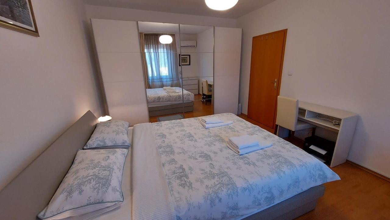 Appartement Soline Ada à Pjescana Uvala Extérieur photo