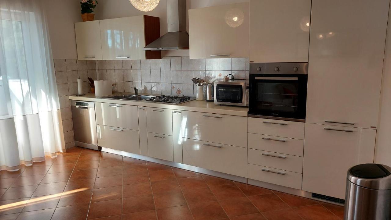 Appartement Soline Ada à Pjescana Uvala Extérieur photo