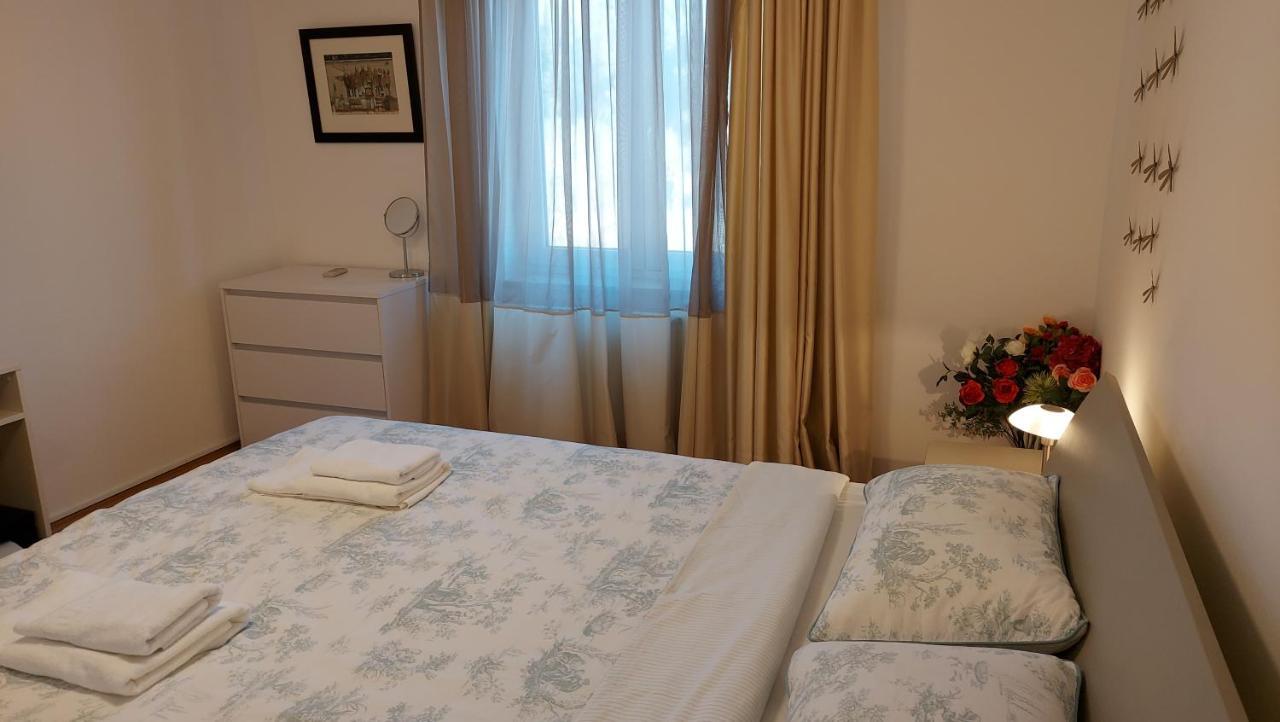 Appartement Soline Ada à Pjescana Uvala Extérieur photo