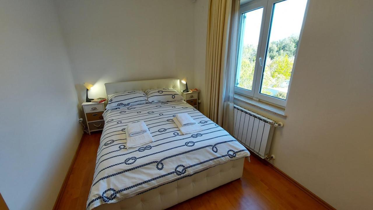 Appartement Soline Ada à Pjescana Uvala Extérieur photo